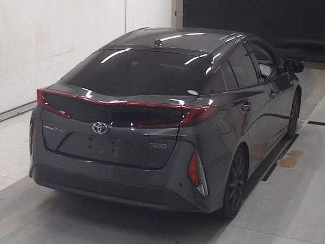 TOYOTA PRIUS PHV