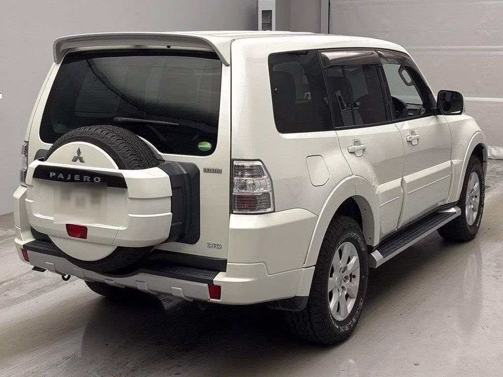 MITSUBISHI PAJERO