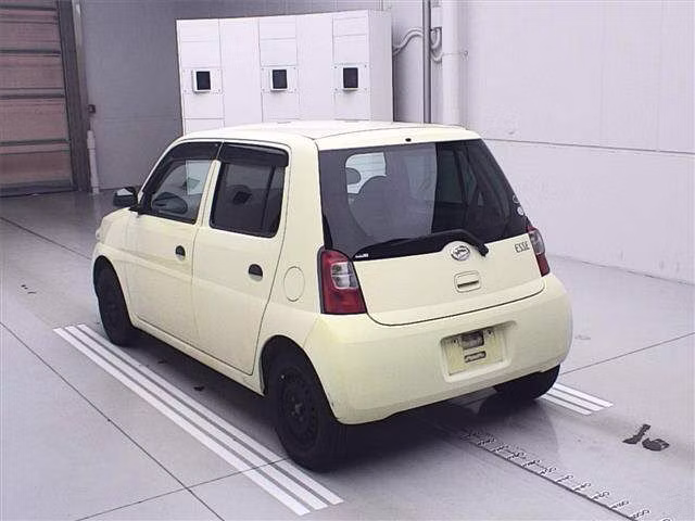 DAIHATSU ESSE
