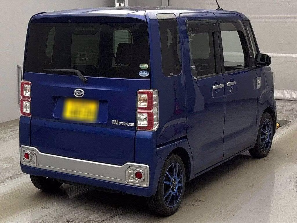 DAIHATSU WAKE