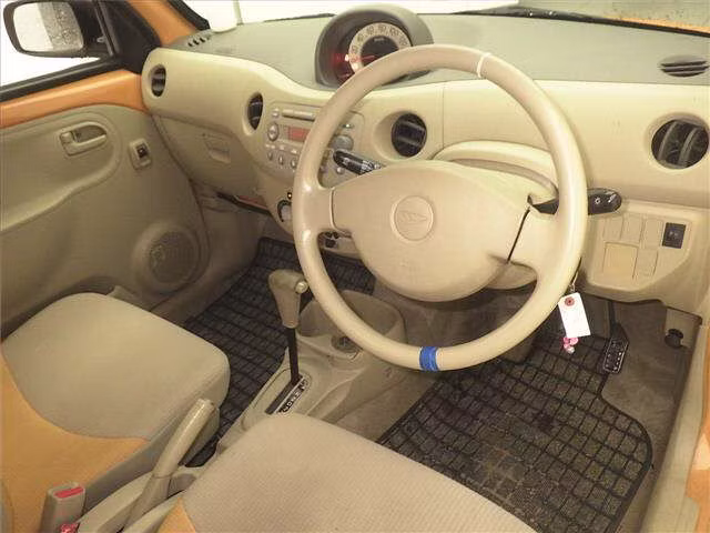 DAIHATSU ESSE
