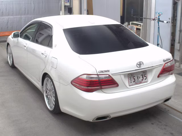 TOYOTA CROWN