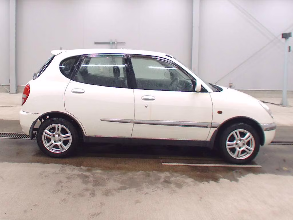 DAIHATSU STORIA