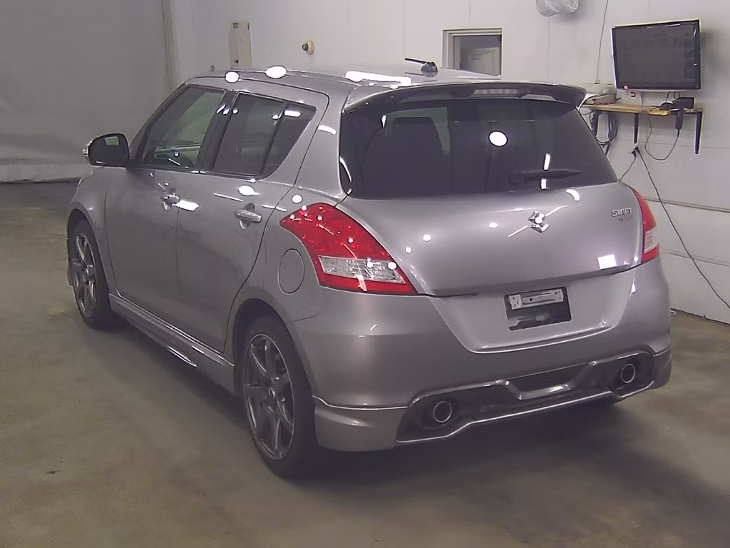 SUZUKI SWIFT