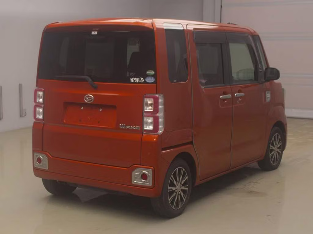 DAIHATSU WAKE