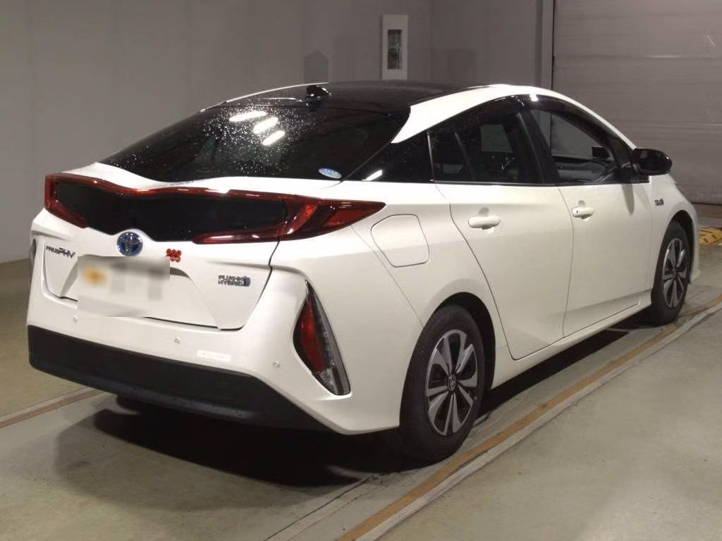 TOYOTA PRIUS PHV