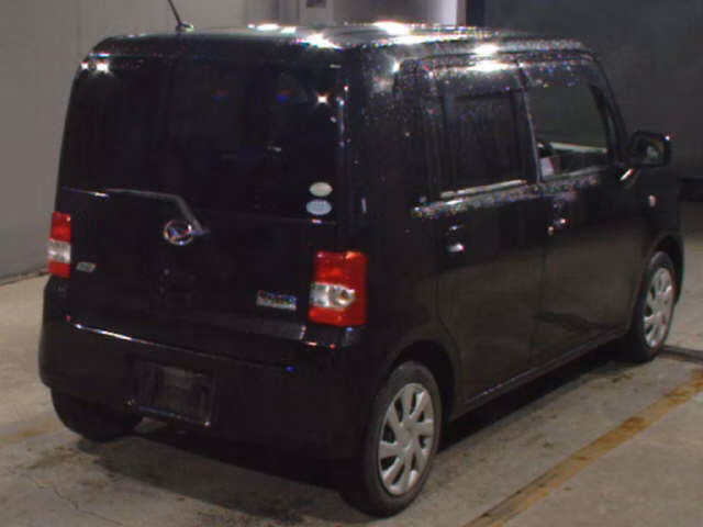 DAIHATSU MOVE CONTE