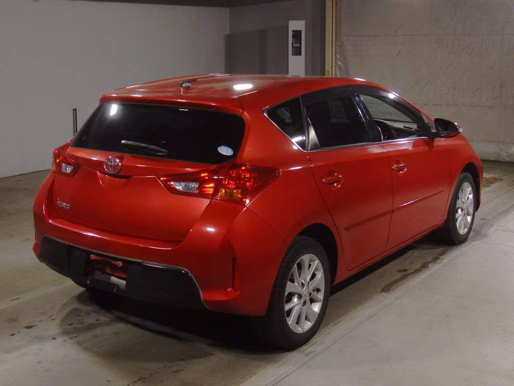 TOYOTA AURIS