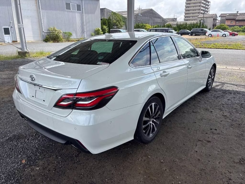 TOYOTA CROWN
