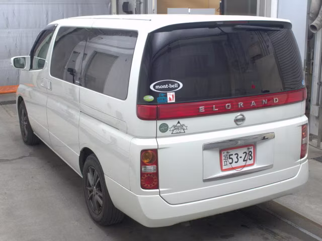 NISSAN ELGRAND