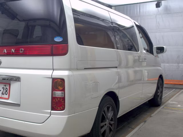 NISSAN ELGRAND