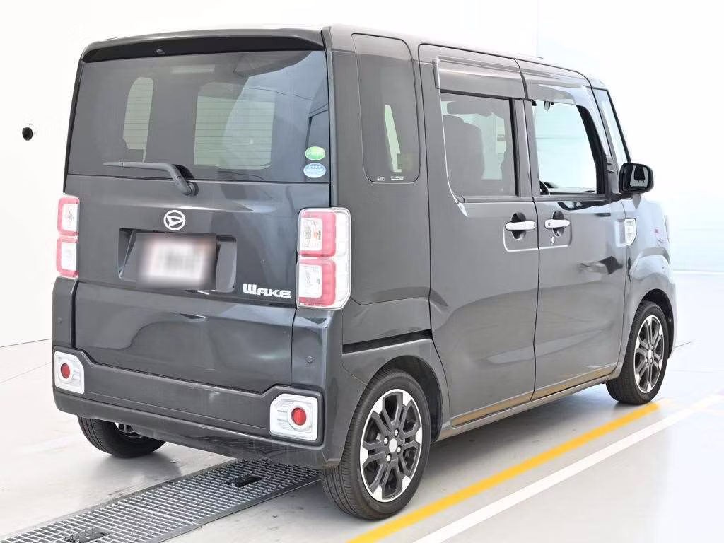 DAIHATSU WAKE