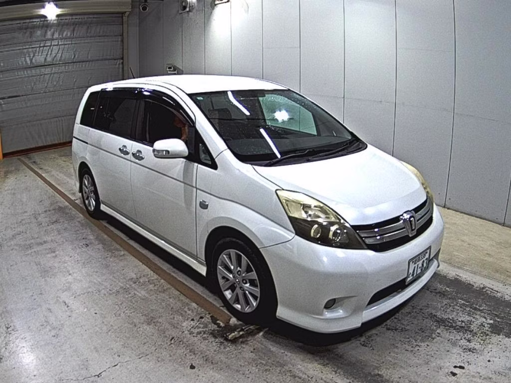 TOYOTA ISIS