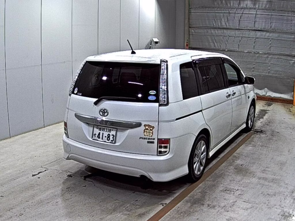 TOYOTA ISIS