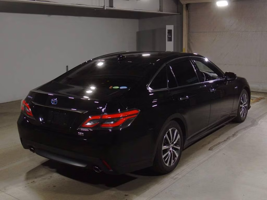 TOYOTA CROWN