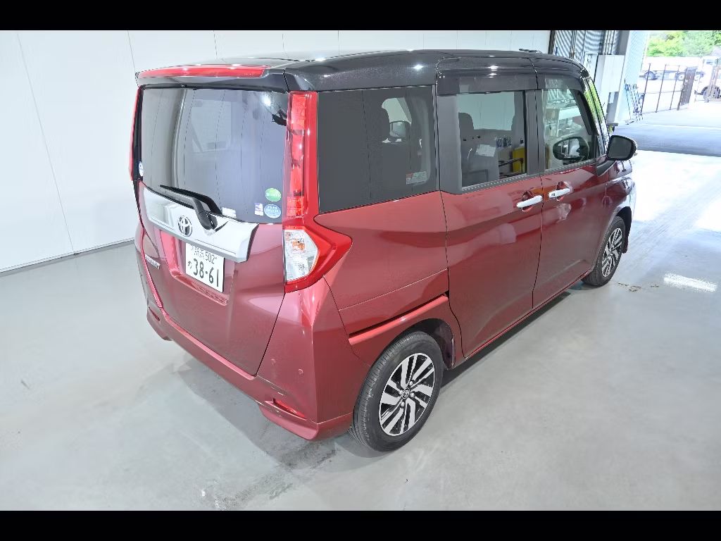 TOYOTA ROOMY