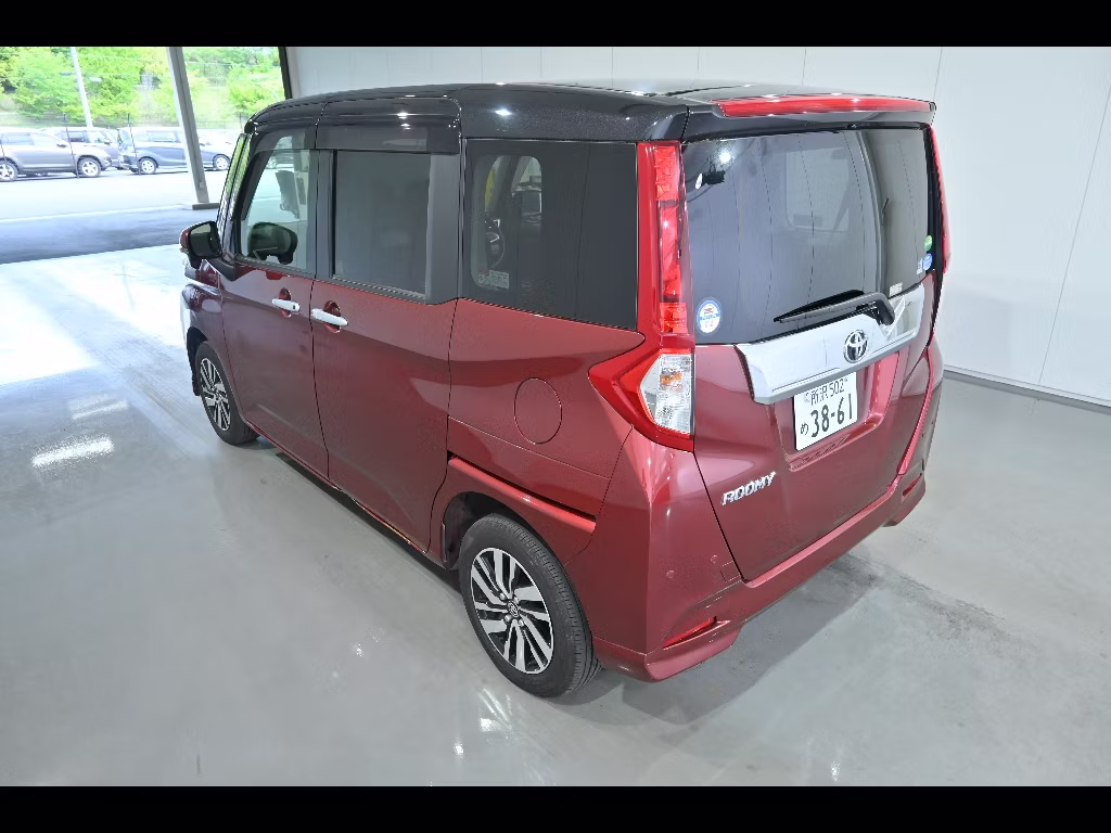 TOYOTA ROOMY