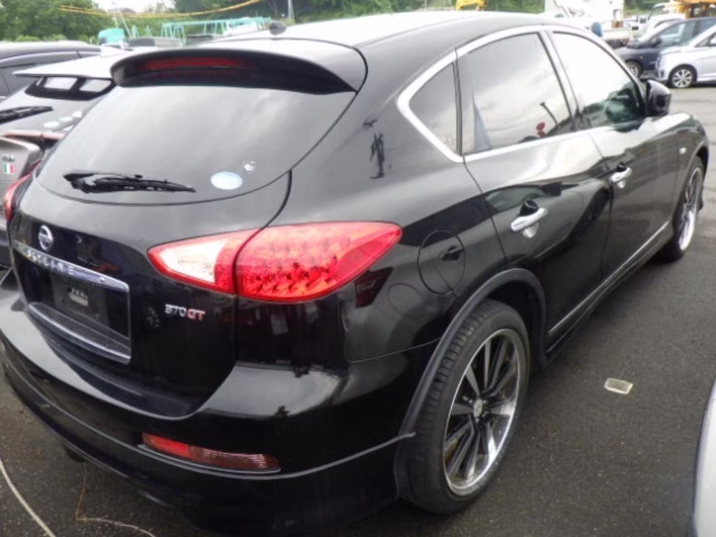 NISSAN SKYLINE CROSSOVER
