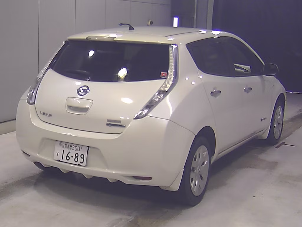NISSAN LEAF