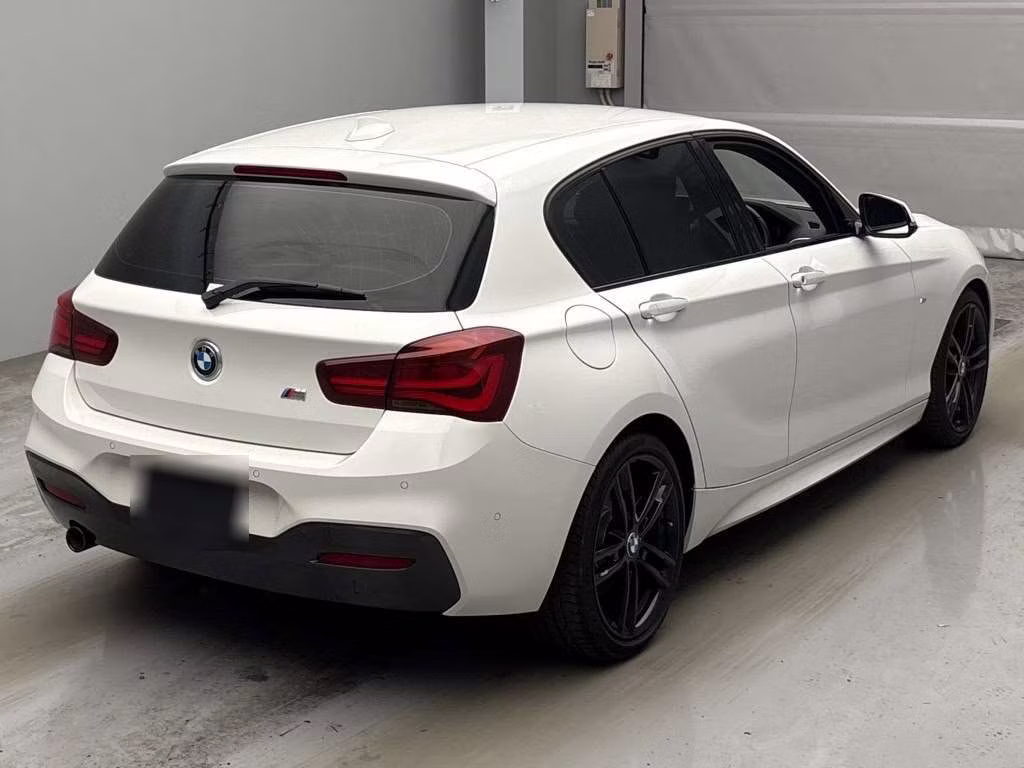 BMW 1-SERIES