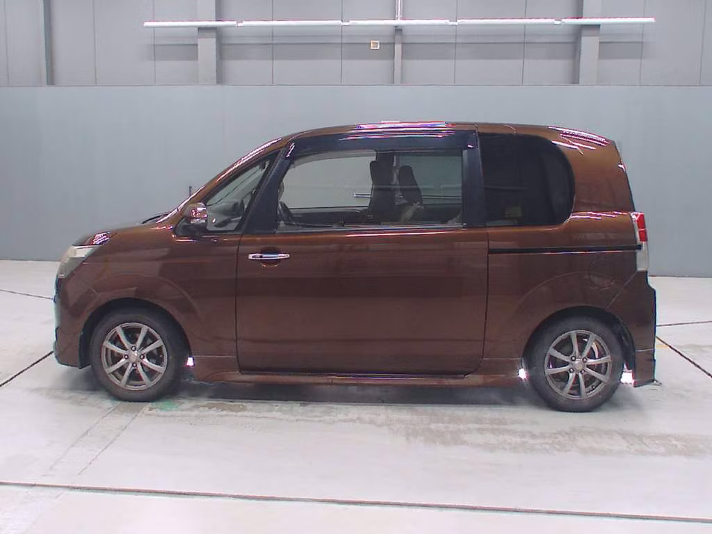 TOYOTA SPADE