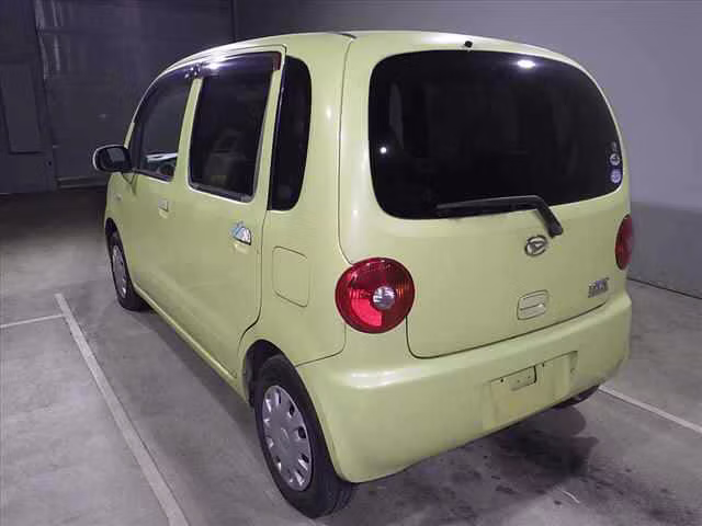 DAIHATSU MOVE LATTE
