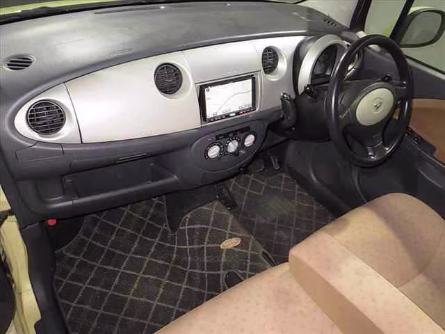 DAIHATSU MOVE LATTE