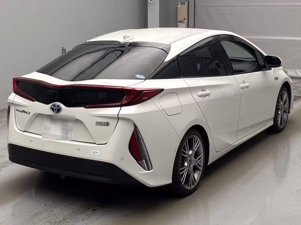TOYOTA PRIUS PHV