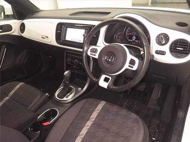 VOLKSWAGEN BEETLE