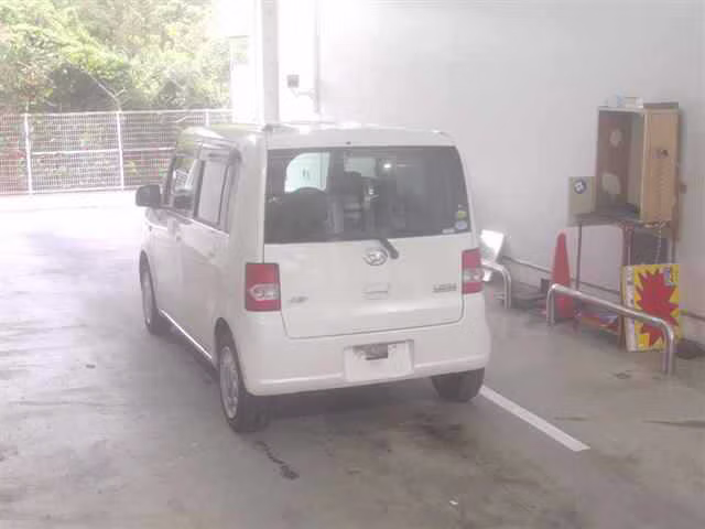 DAIHATSU MOVE CONTE