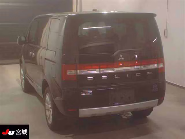 MITSUBISHI DELICA D:5
