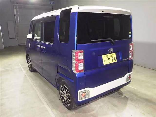 DAIHATSU WAKE