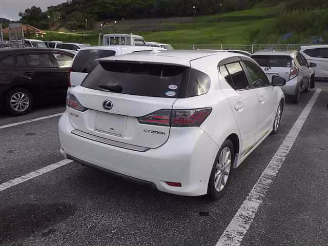 LEXUS CT200H