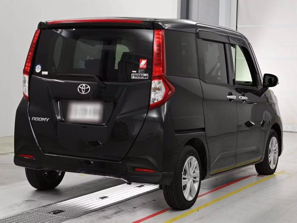 TOYOTA ROOMY