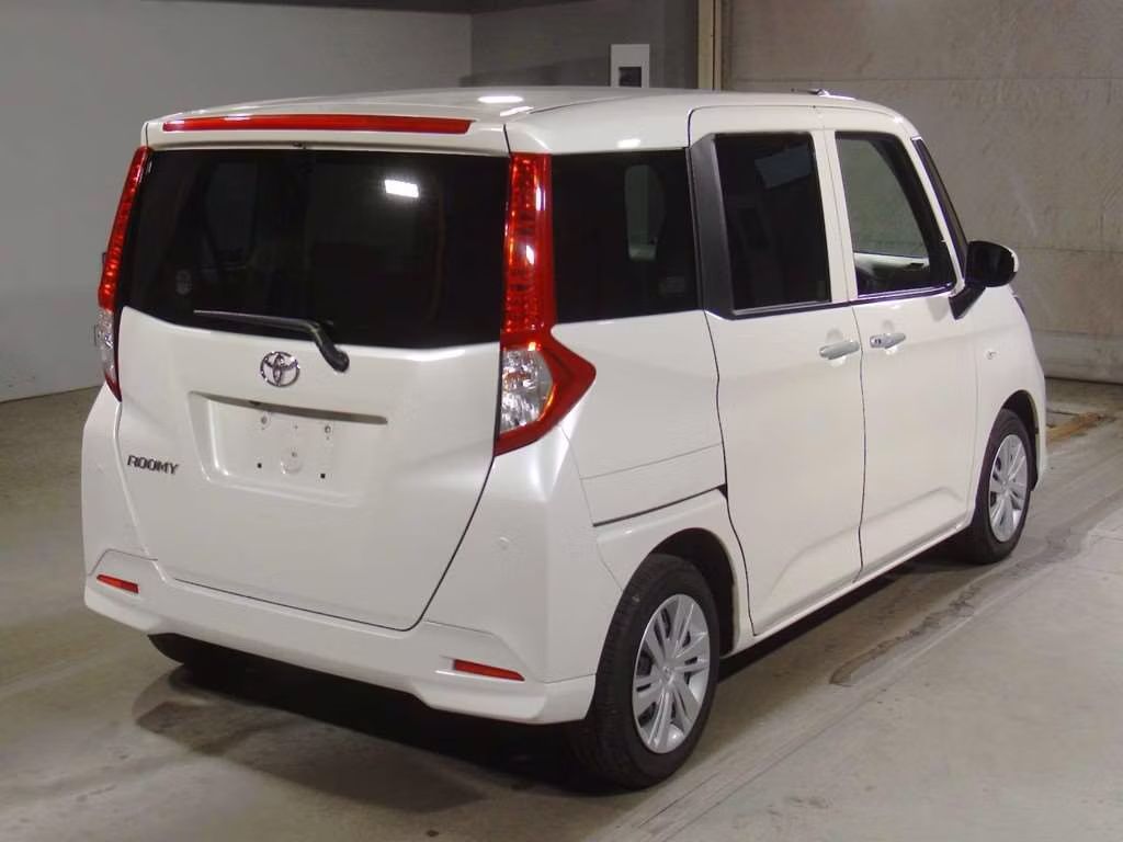 TOYOTA ROOMY