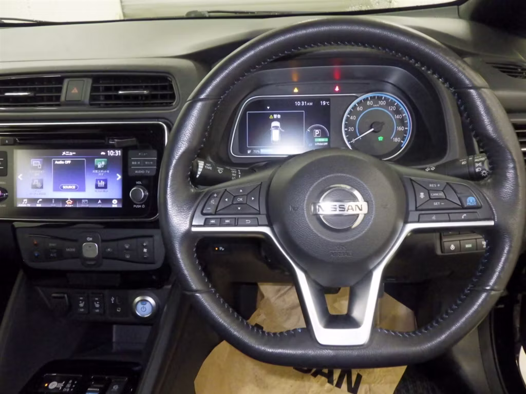 NISSAN LEAF