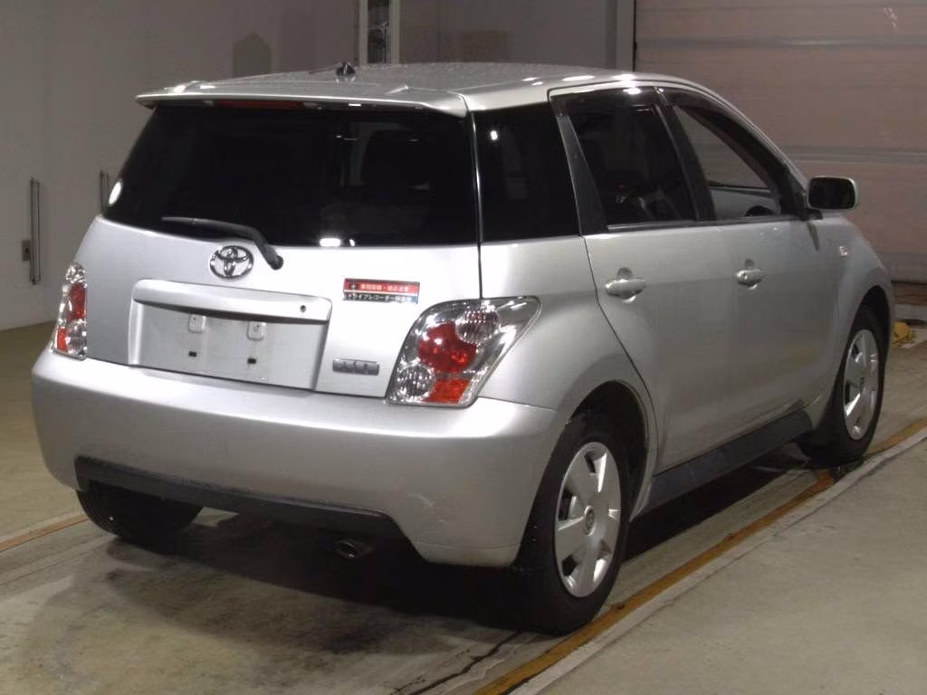 TOYOTA IST