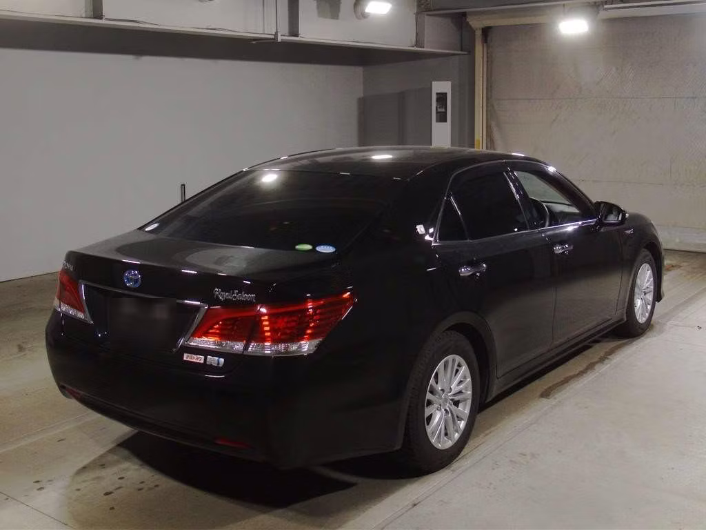 TOYOTA CROWN
