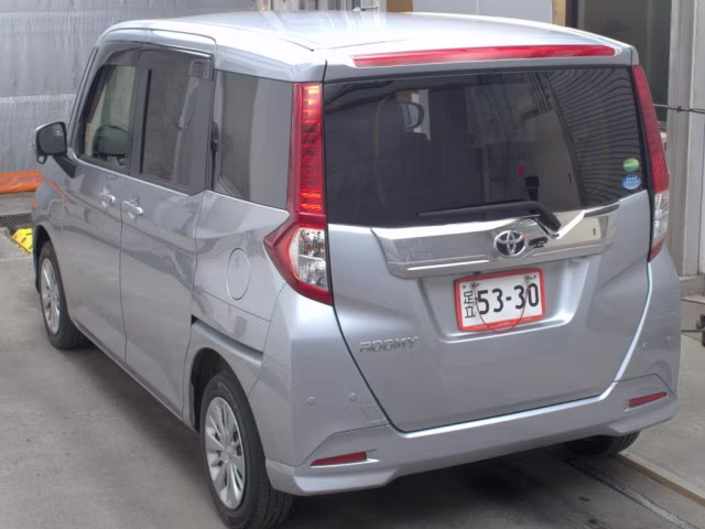 TOYOTA ROOMY