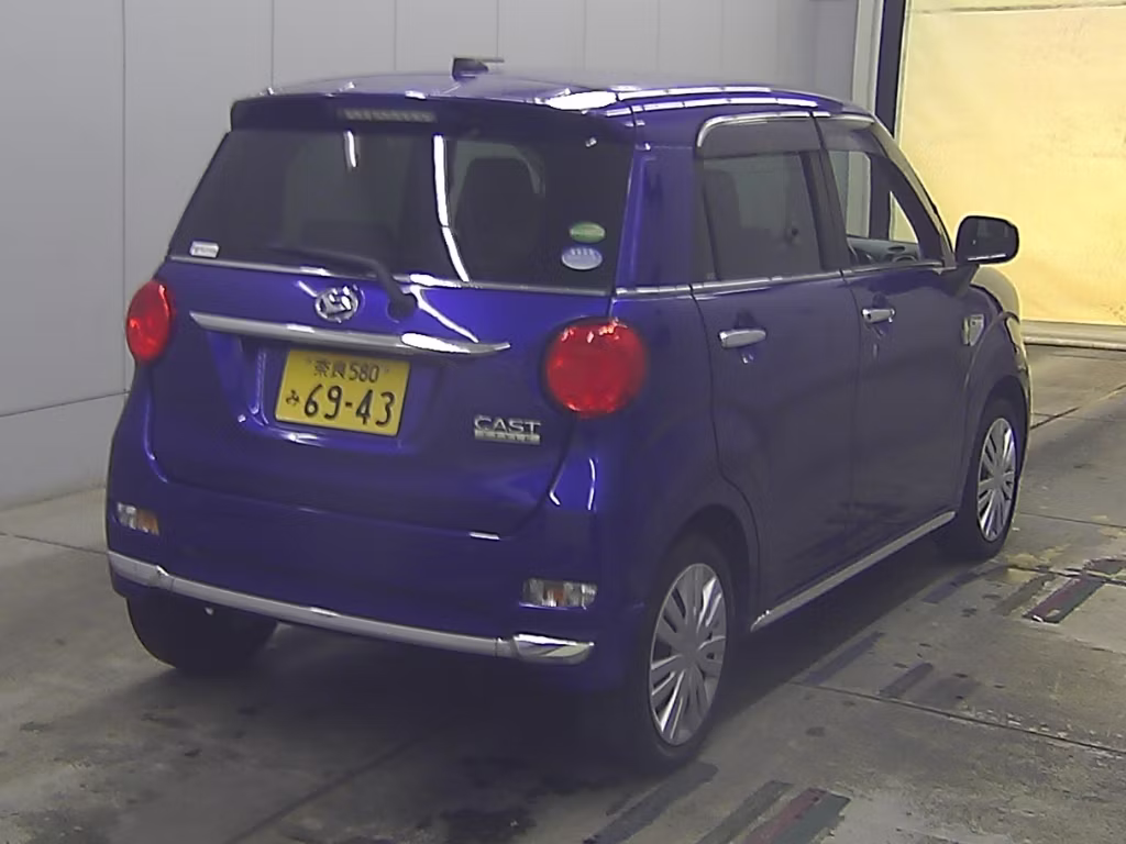 DAIHATSU CAST