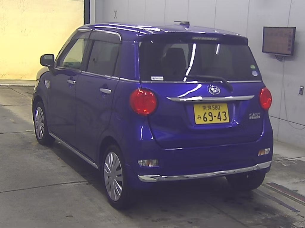 DAIHATSU CAST