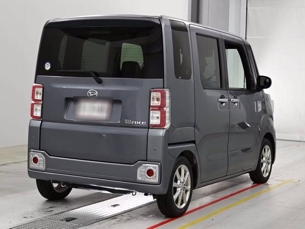 DAIHATSU WAKE
