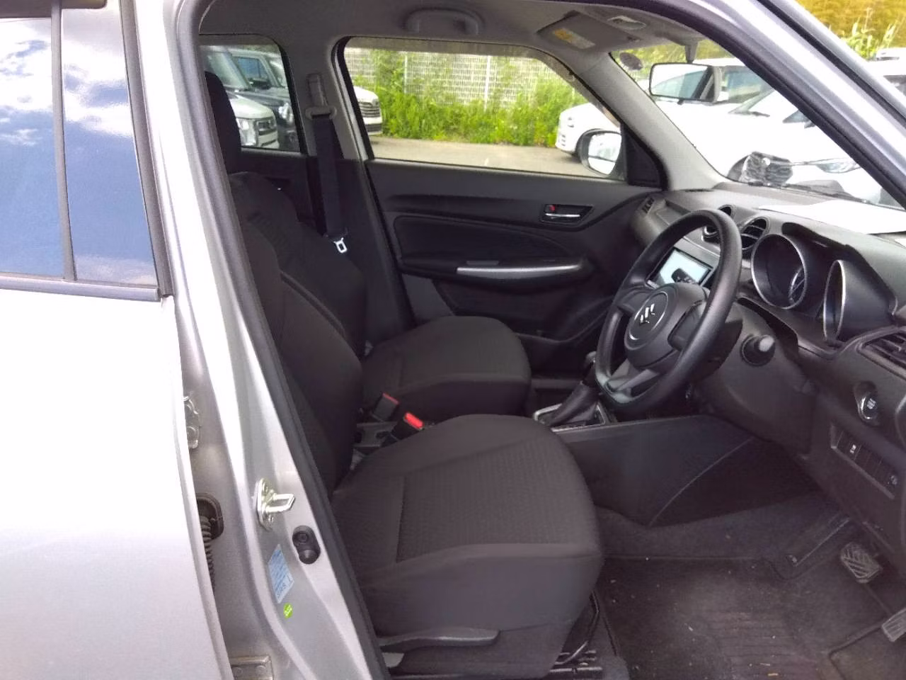 SUZUKI SWIFT