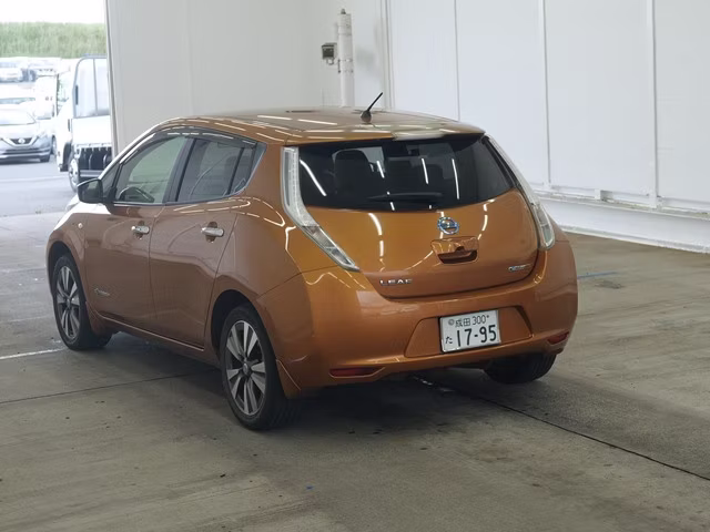 NISSAN LEAF