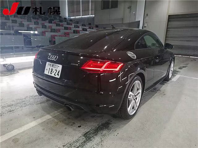 AUDI TT