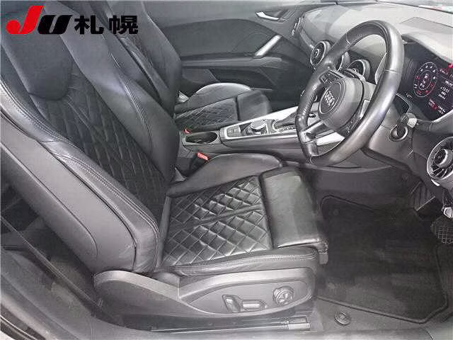 AUDI TT