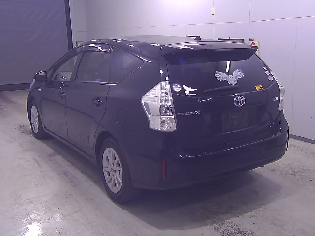 TOYOTA PRIUS ALPHA