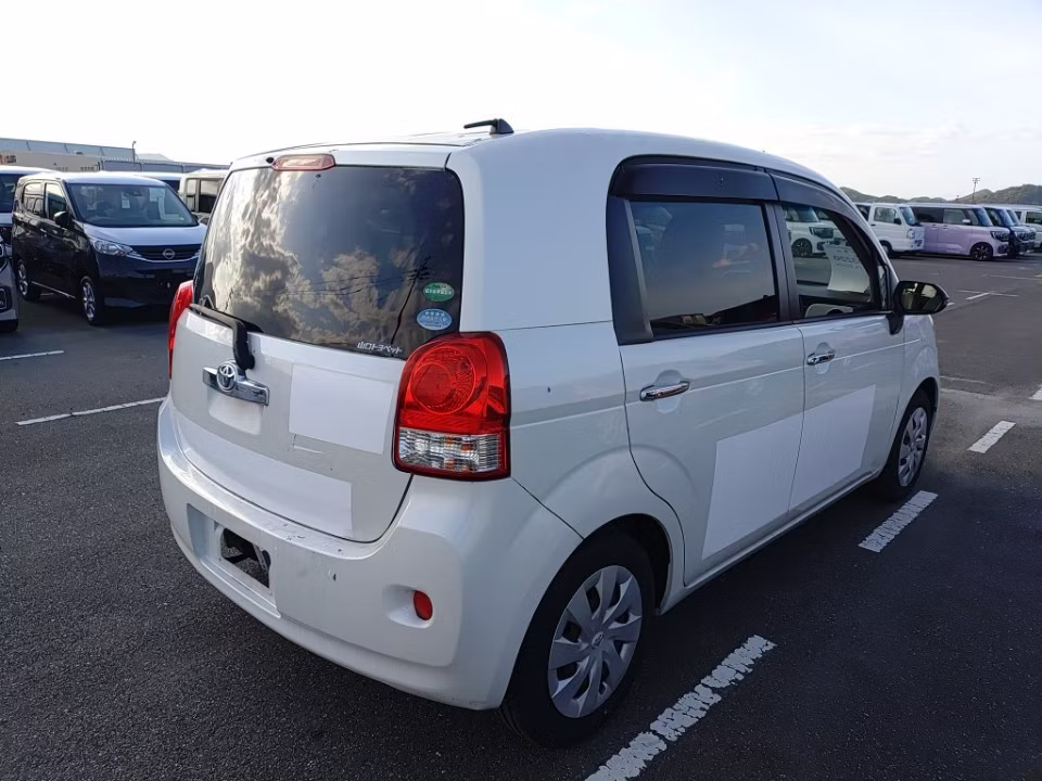 TOYOTA PORTE
