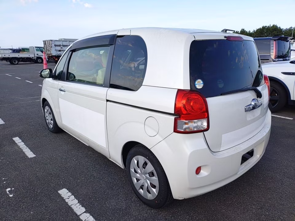 TOYOTA PORTE