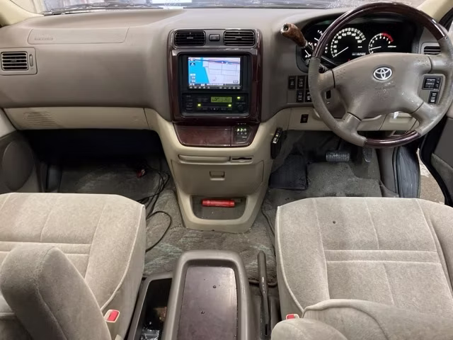 TOYOTA GRAND HIACE